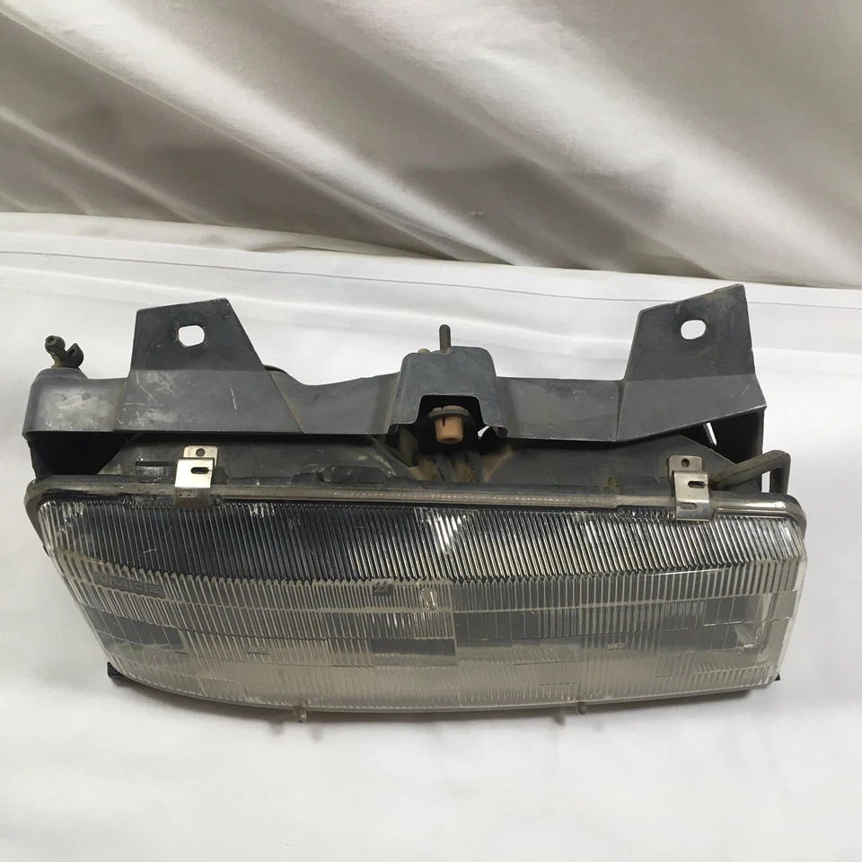 Faro derecho derecho Chevy Corsica Pontiac Beretta 90-91 Tempest 1989-1996 OEM Foto 4 de 4