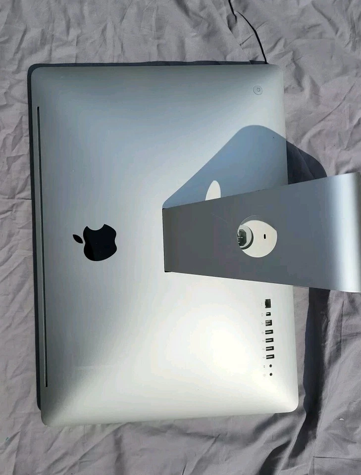 Apple iMac 10 A1311 2009 OS 10.7.5 Intel Core 2 Duo 3.6GHz 4GB RAM  ⚠️I#CLOUD ⚠️ - Image 2 of 4