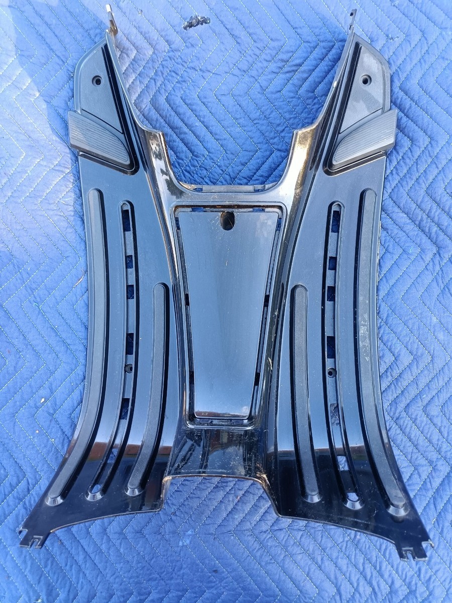 622124 OEM Foot Board Footrest Platform Cover Center Aera Vespa LX
