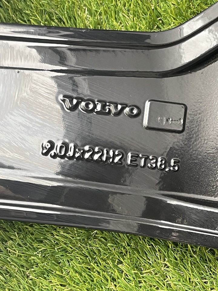 1 X VOLVO XC90 22