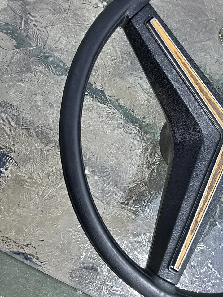 1971 1972 1973 Buick Riviera Lasabre Electra Black Steering Wheel 9752507 - Image 4 of 4