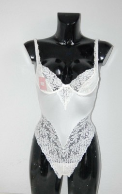 *** FREE VOOGUE *** Body Body Stringbody *** MADE IN ITALY *** UVP: 99 