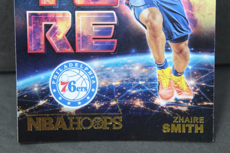 Zhaire Smith RC 2018-19 NBA Hoops Holo Faces of the Future Rookie Card #16 Gold - Image 4 of 4