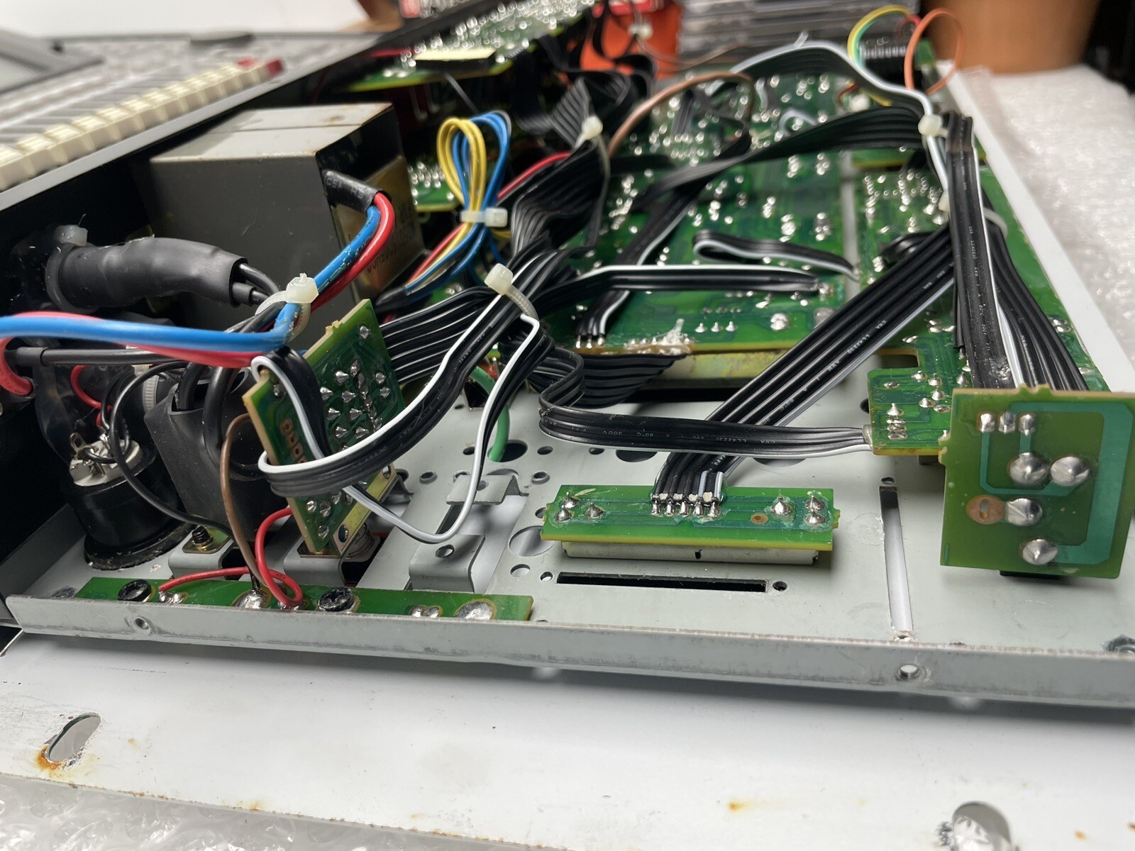 PEAVEY PM ONE 1 PRODUCTION MIXER EQUALIZER DJ MUSIC MIXER eBay