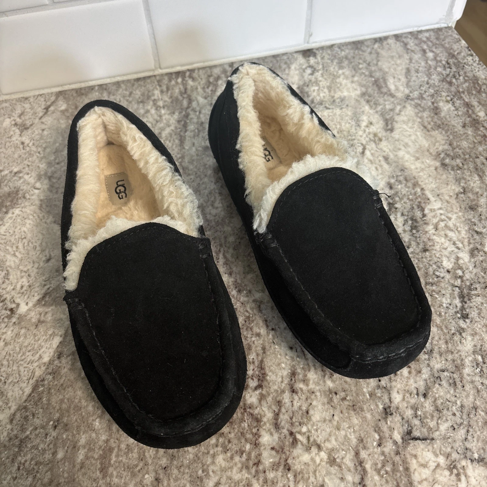 UGG Ciabatte Donna Ascot Mocassino Foderato in Shearling Mocassino Scamosciato Nero Tg. 6 nuovi