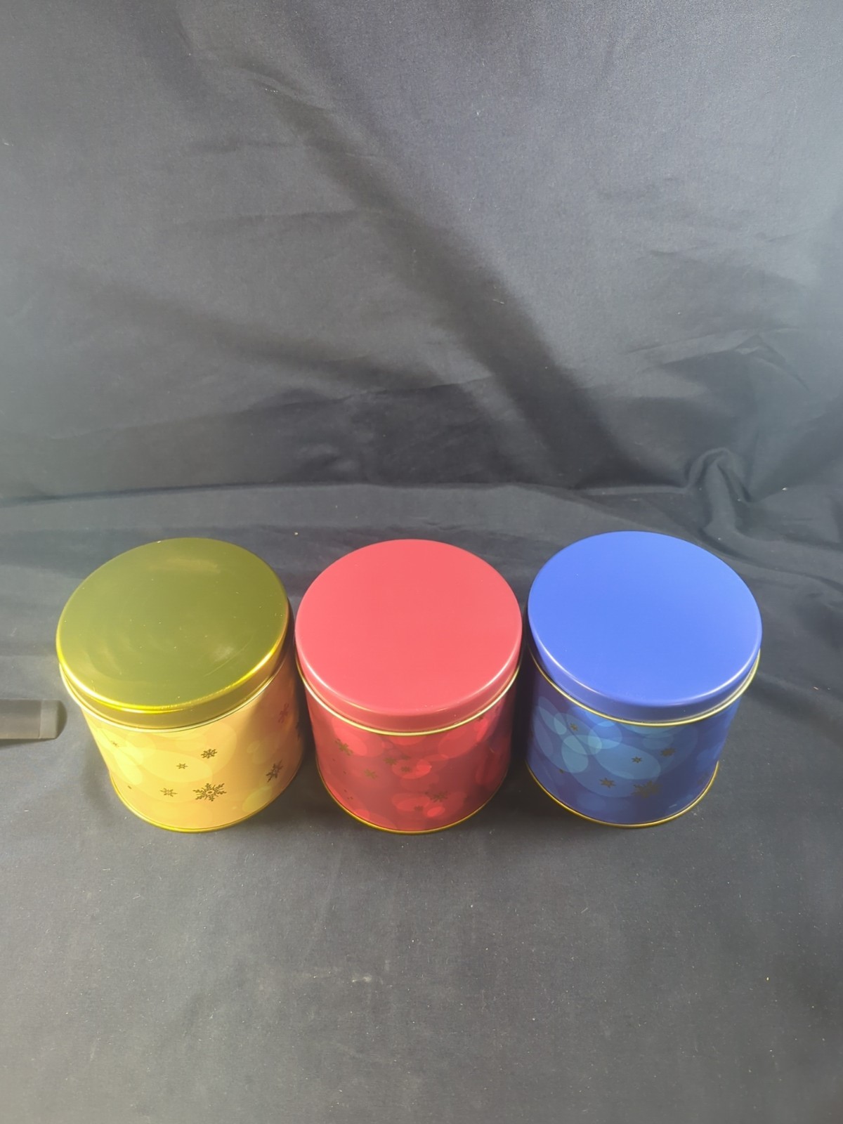 Set of 3 Christmas Gift Wrap Snowflake Truffle Tins Metal Storage Container Rare