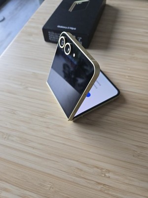 Samsung Galaxy Z Flip6 - 256 GB - Yellow (Unlocked) for sale