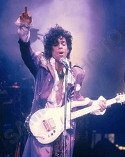 Prince Purple Rain In Concert Unsigned Rock Pop Music 4x6 PHOTO PRINT