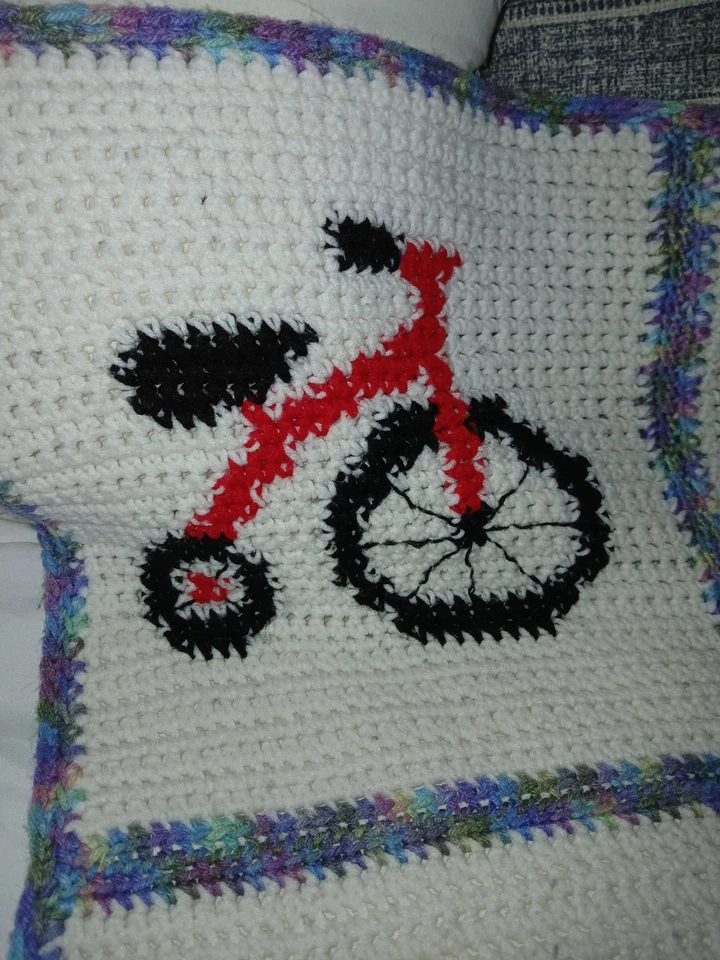 MANTA CUNA BEBÉ O NIÑO PEQUEÑO VINTAGE AÑOS 80 TODO HECHA A MANO Foto 2 de 4