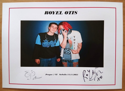 ROYEL OTIS original signed 20x30 full band in-hand + proof meet Royel autograph