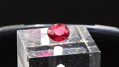 Rubis Rond Certifié Pigeon Sang Rouge 6,90 Ct - Naturel, Non Traité, Rare