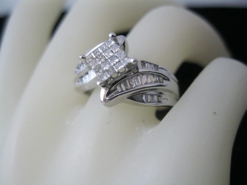 10K WHITE GOLD .75 CTTW. DIAMOND ENGAGEMENT RING 16 PRINCESS CUT CENTER DIAMONDS - Picture 8 of 9