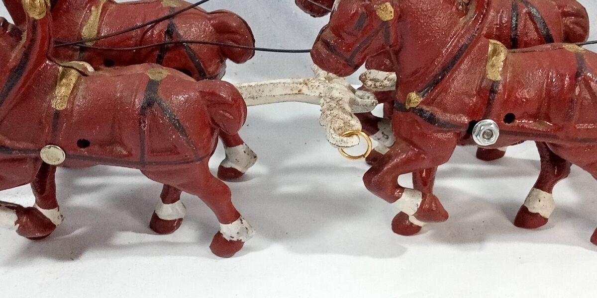 Vintage 8 Clydesdales, Men, Barrels, Dog, Wagon Cast Iron Made in Taiwan Vintage 8 Clydesdales, Men, Barrels, Dog, Wagon Cast Iron Made in Taiwan