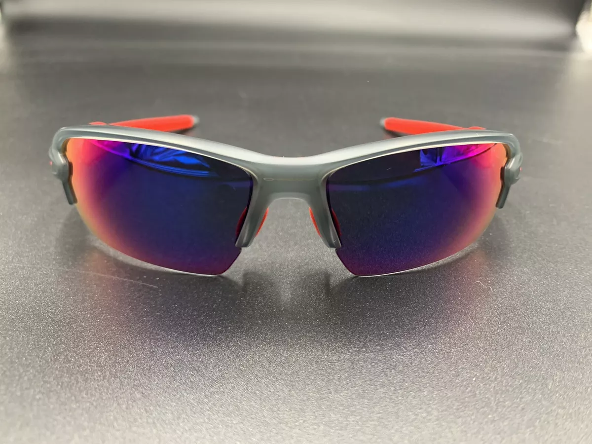 oakley flak 2.0 Matte Grey Smoke Frame W/ +red Iridium Lens