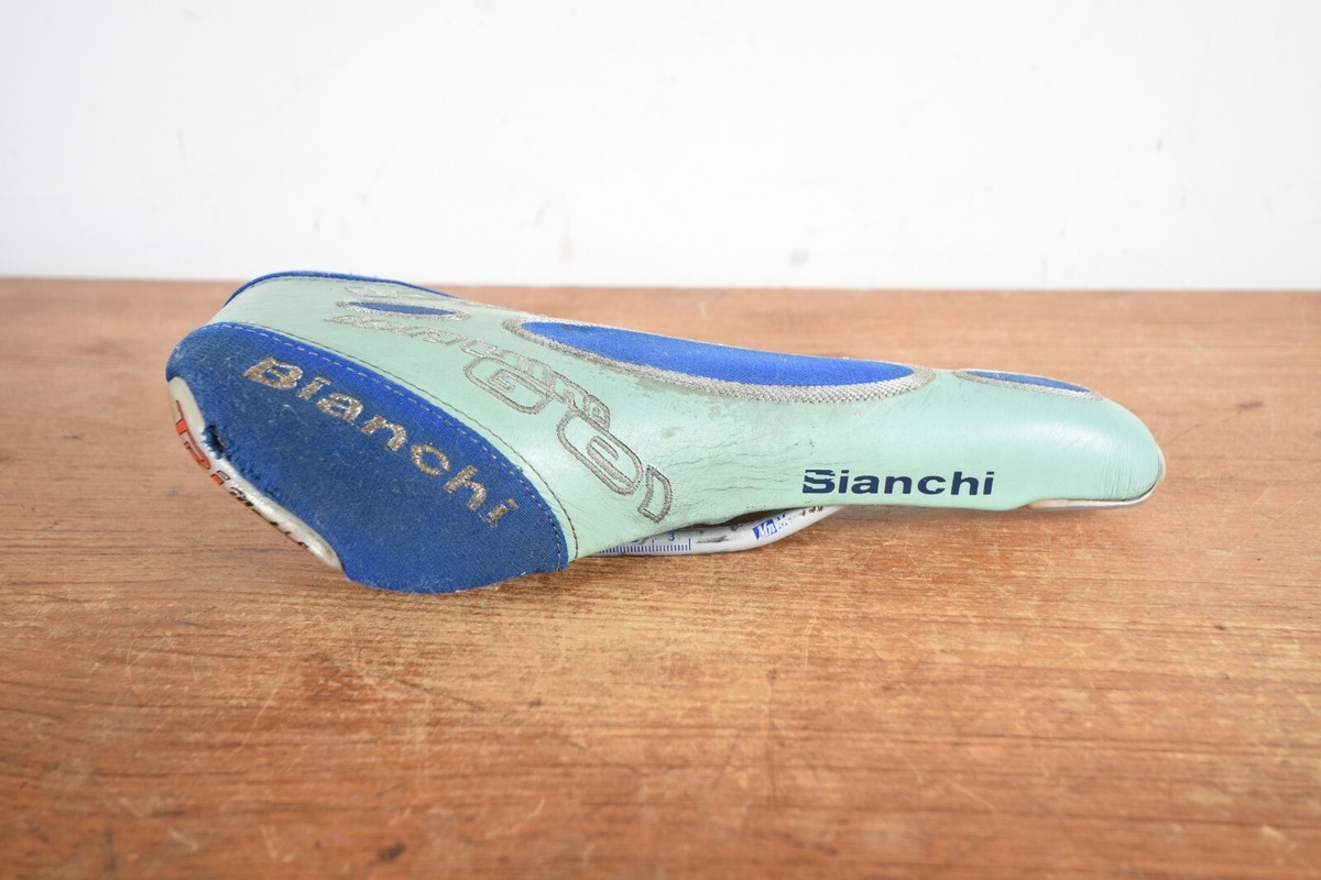 coole Rarität: Selle Italia Turbo-Sattel mit blass-türkisem