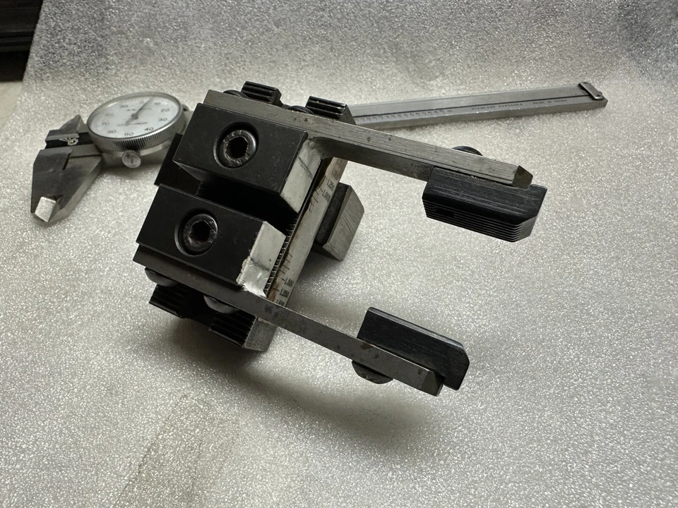 Extractor de barra compacto Royal 43302 para torno CNC vástago de 0,75" Foto 2 de 4