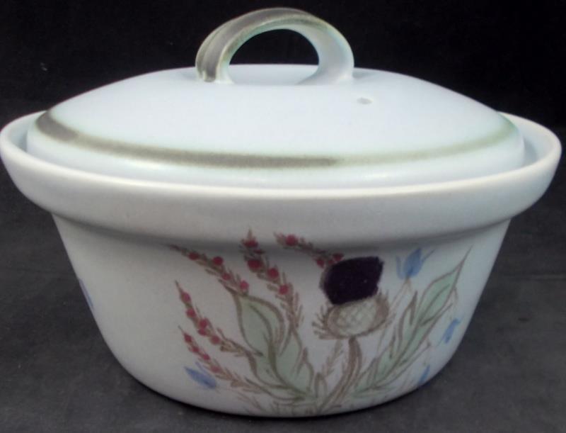 Buchan Thistleware 1.25 Qt Round Covered Casserole #257/40