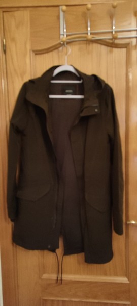 Cortavientos impermiable marrón chico talla XS