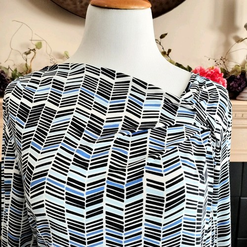 Liz Claiborne Geo Print Knit Top XL Blue Multi Asymmetrical Neck Long Sleeve - Picture 2 of 7
