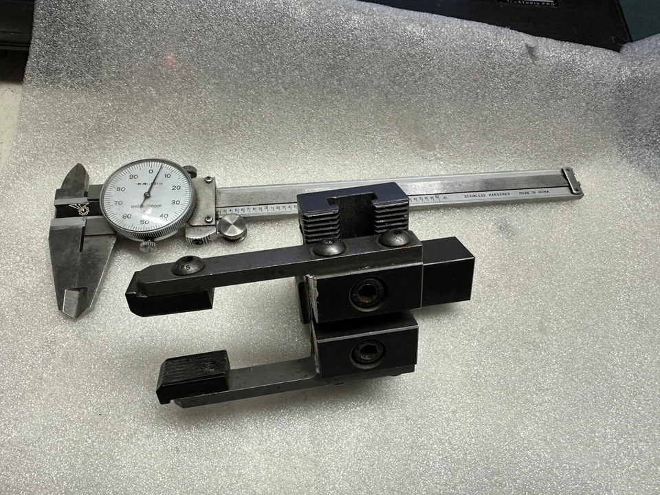 Extractor de barra compacto Royal 43302 para torno CNC vástago de 0,75" Foto 3 de 4