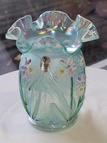 Hand-Painted Iridescent Fenton Glass Daffodil Vase Signed 4 7/8"