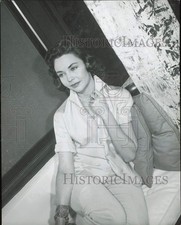 Press Photo Actress Jennifer Jones - kfx60386
