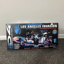 New ID4 Independence Day LOS ANGELES INVASION Playset Trendmasters 1996 NOB