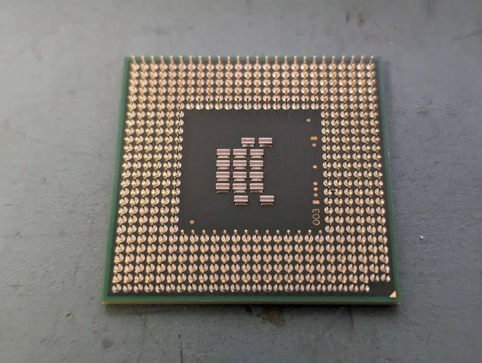 SLA2G Intel Celeron M 530 CM530 S1MB 1,73 GHz Socket P CPU Foto 3 de 3
