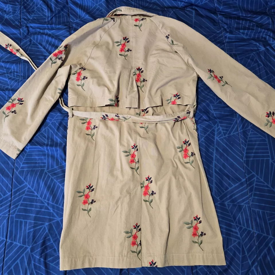 Cartonnier Floral Embroidered Trench Coat Large - Image 4 of 4