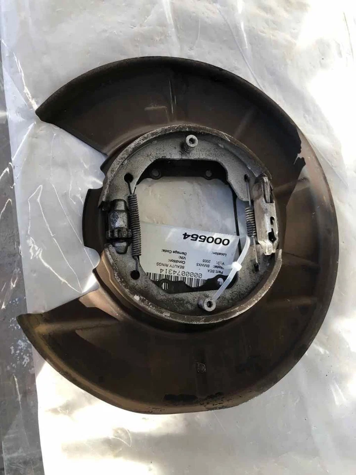 BMW X5 2005 freno trasero protector contra polvo placa de respaldo lado derecho del pasajero OEM Foto 3 de 4