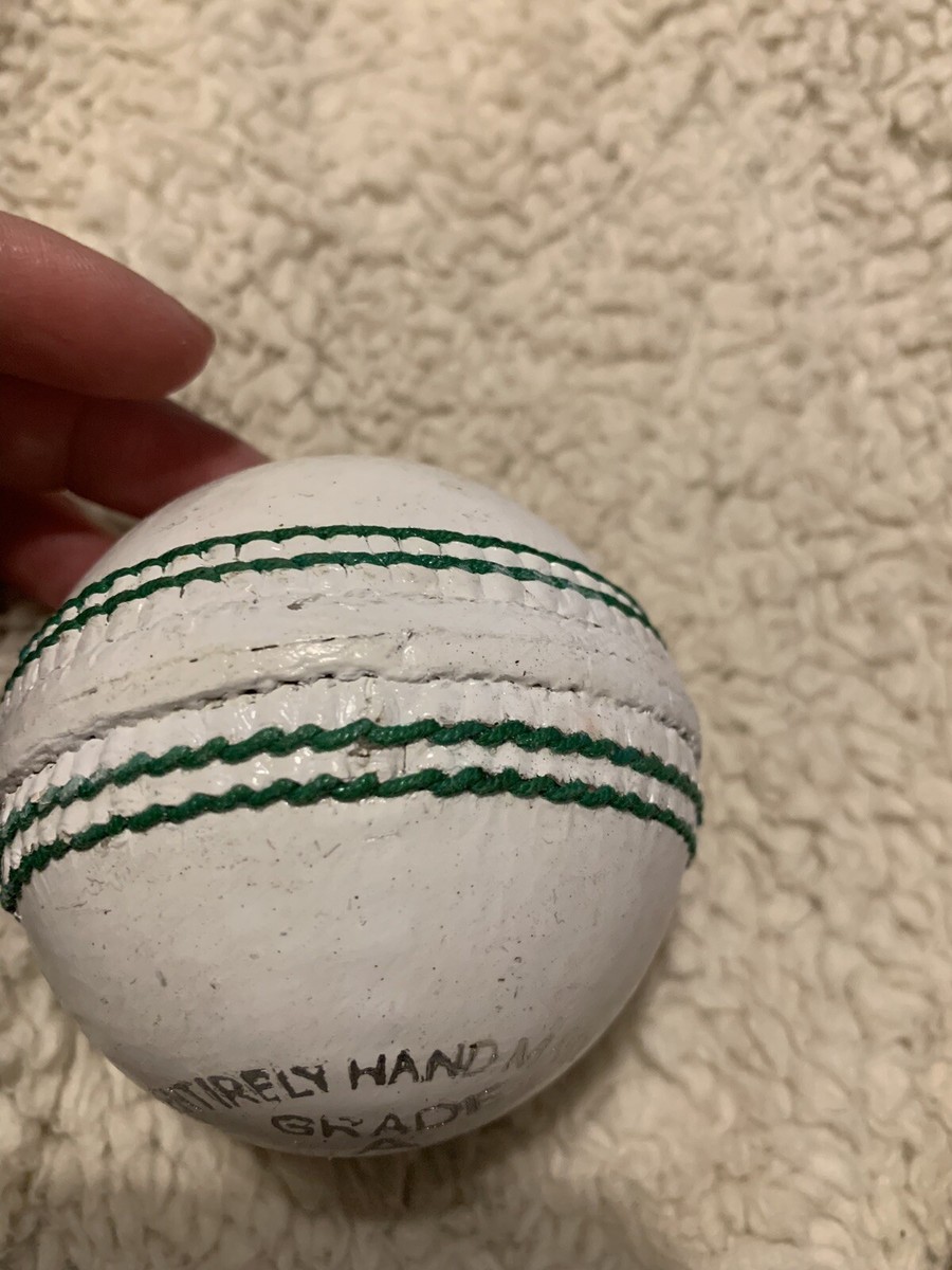 ☆EMIS\t☆ WHITE STITCH BALL CAPOLIVE m1037_1334580 ZAP Club Cricket Leather Ball -20 Overs Guarantee White (1