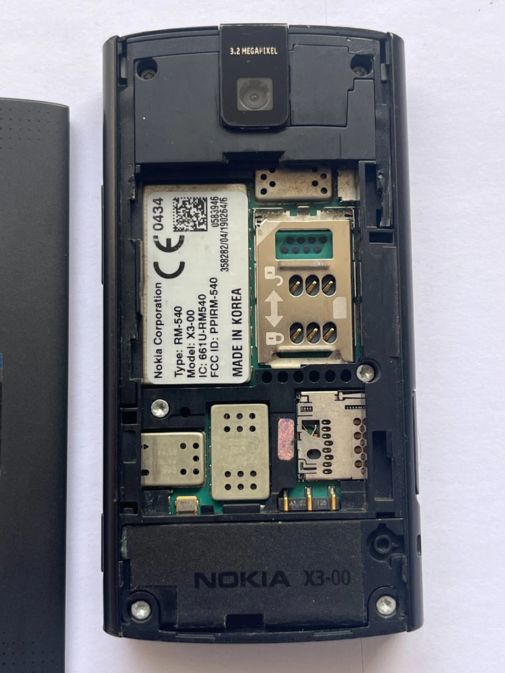Genuine Nokia X3-00 Red Black (Unlocked) - Image 2 of 4