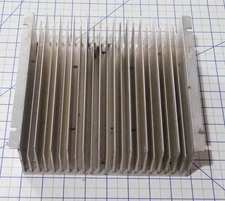 Large Aluminum Heatsink  8 1/2" L x 7 3/4" W x 2 3/4" H - Finned Heat Sink-USED