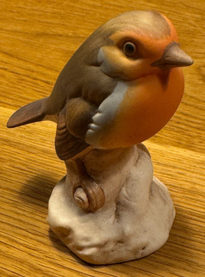 Goebel Figur Rotkelchen Vogel des Jahres 1992, 617, ca. 7 cm hoch ** Neuwertig