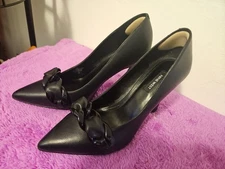 Nine West Buckle Pointy Toe Black Stiletto Pump(High Heel) Rectangle Heel Size 9