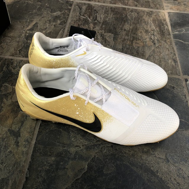 Authentic Nike Phantom Venom Turf Football Shoes White .