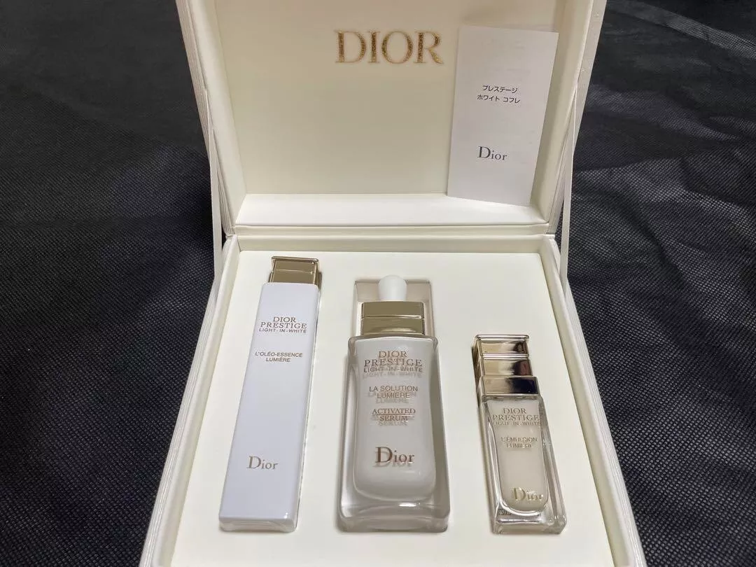Dior Prestige Light in White Lumiere Coffret Cadeau Lotion Peelante Sérum avec Vanity BOITE