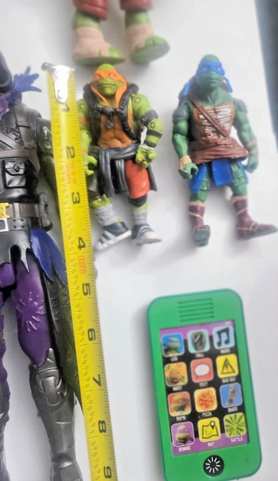 Lote de Figuras Tortugas Ninja Adolescentes Mutantes y Fortnite, Teléfono TMNT (funcionando), Ver Foto 3 de 4