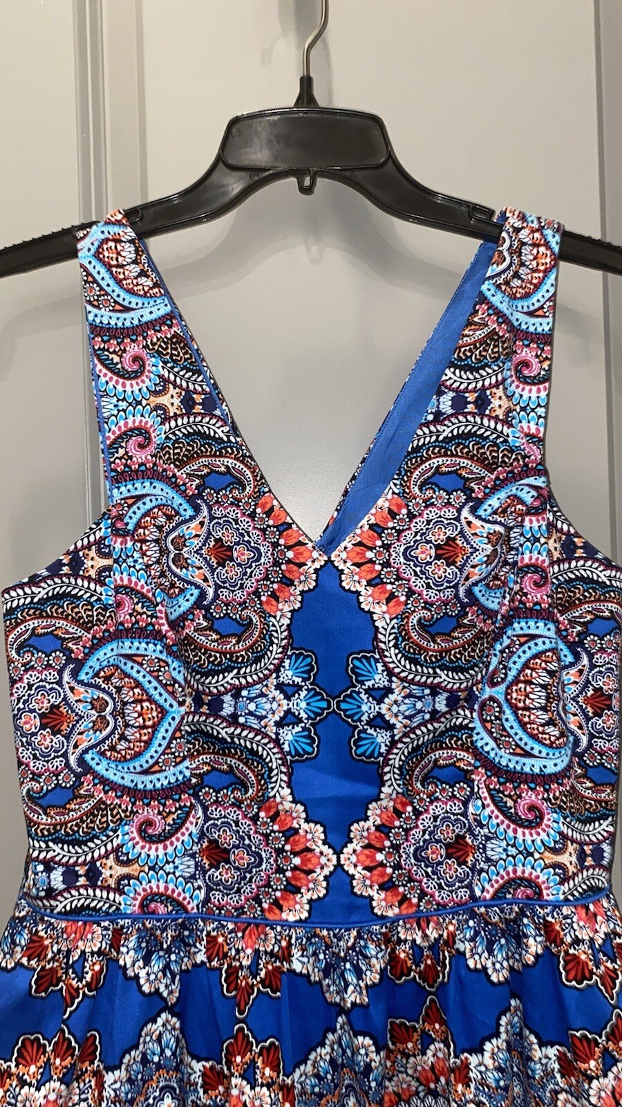 Maggy London BejeweledLIKE Print (no jewels), V neck… Gem