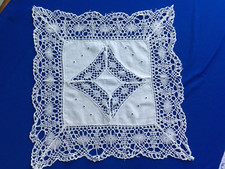 ancien napperon lin et crochet exécuté main : 40 X 40 cm ( A26 )