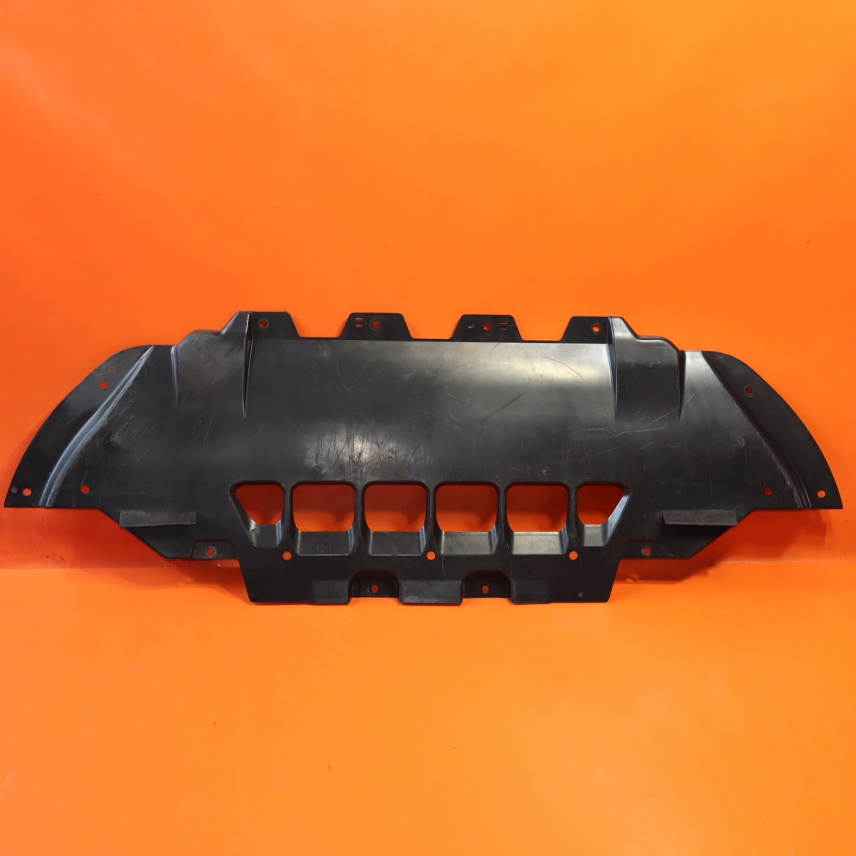 MASERATI GHIBIL SPLASH SHIELD FRONT 2014 2015 2016 2017 670001748 OEM