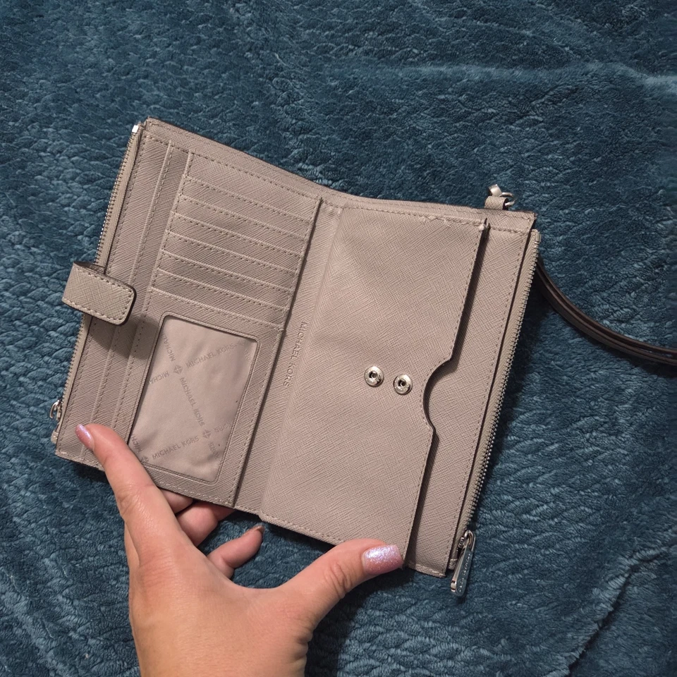 MICHAEL KORS JET SET VIAJE DOBLE CREMALLERA BILLETERA TELÉFONO ESTUCHE MUÑECA MK Gris Foto 3 de 4