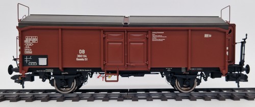 Hübner 20254 Spur 1 gedeckter Güterwagen Kmmks 51 | Zustand: Neu