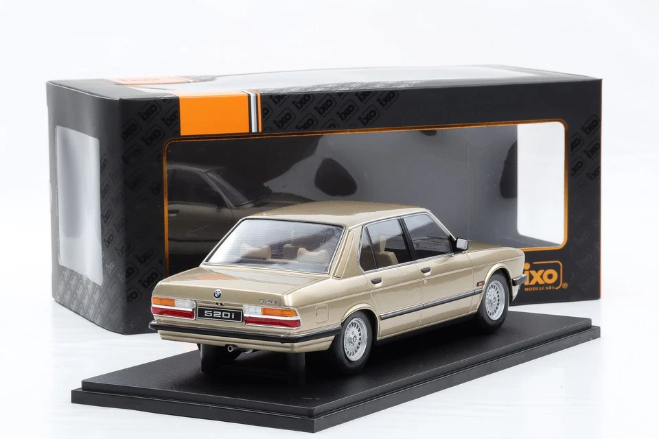 1:18 IXO BMW 5 Serie 520i E28 Berlina 1987 Metallico Oro 18CMC184 - Immagine 3 di 4