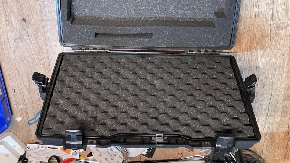 Funda para Laptop PELICAN 1495 Impermeable Antigolpes con Combo Bloqueo Espuma, Ligeramente Usada Foto 2 de 4