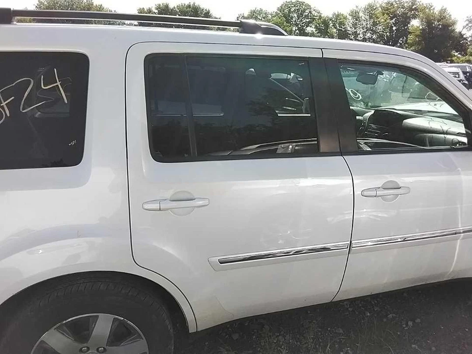 Used Rear Right Door Assembly Rear Side fits: 2014 Honda Pilot electric w/sunsha Foto 2 de 4
