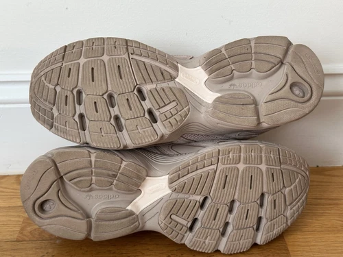 Adidas, Womens Astir Low Wonder Running Shoes, Taupe, Size 8 - Picture 7 of 8