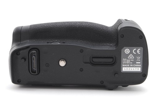 【NEUF】Batterie multipuissance Nikon MB-D18 pour D850 (110-k274) - Photo 6 sur 8