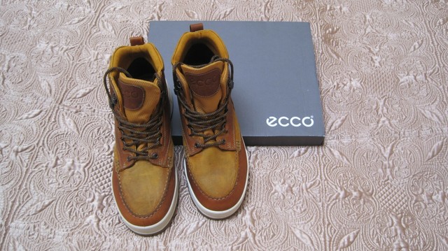 ecco track 4 yellow