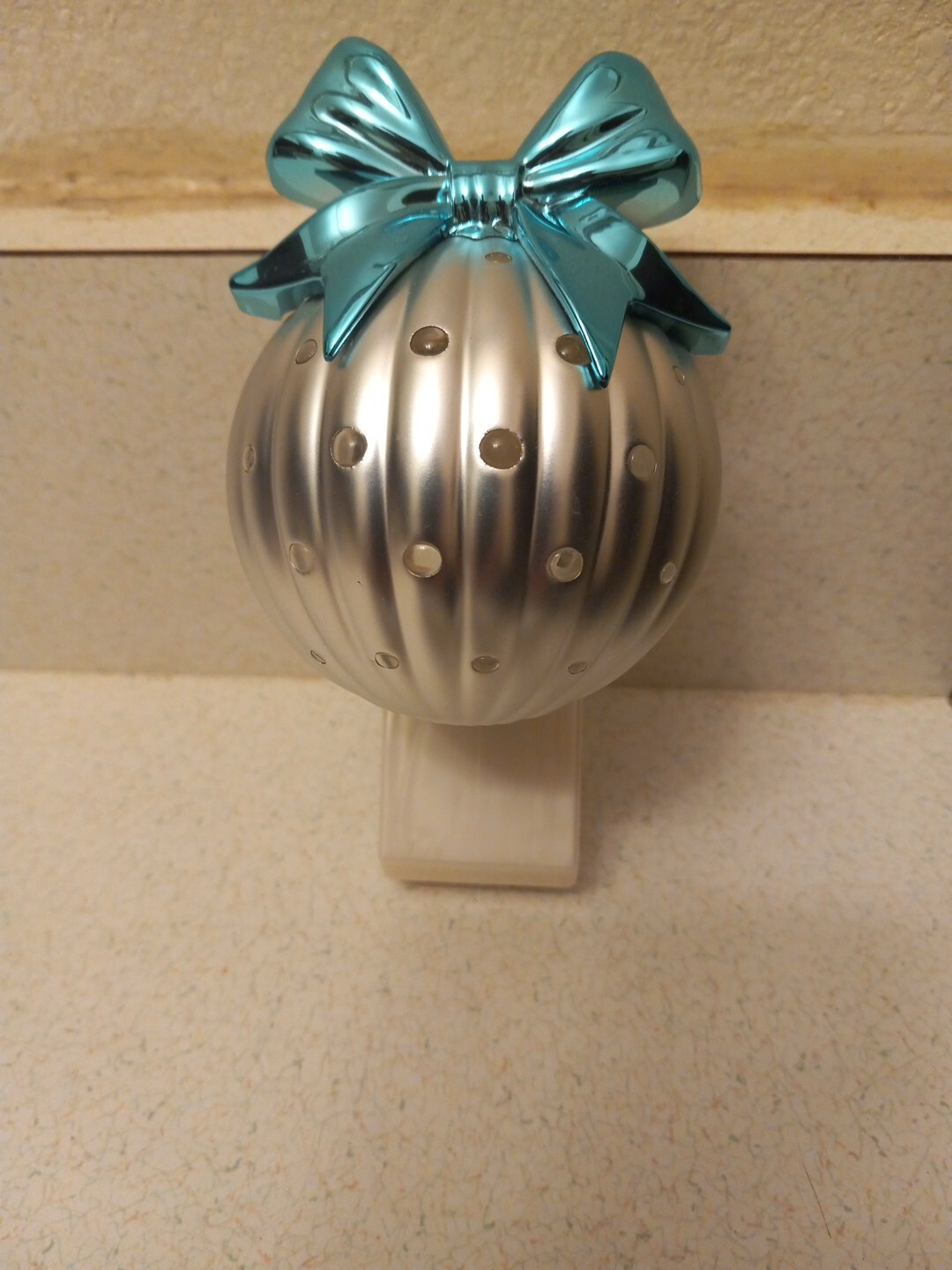Bath & Body Works Silver Blue Bow Wallflower Plug Christmas Ornament-image